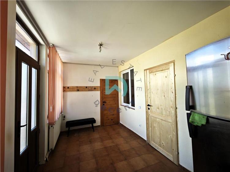 Casă individuală cu 4 camere cu Canalizare în Cristian