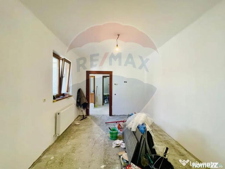 Casă cu 6 camere cu Teren 500 Mp în Calea Dumbrăvii