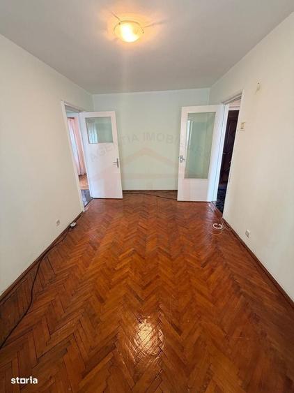 Apartament cu 4 camere în Micro 13