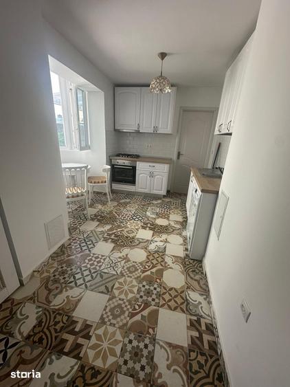 Apartament cu 3 camere semidecomandat, mobilat în Cișmigiu