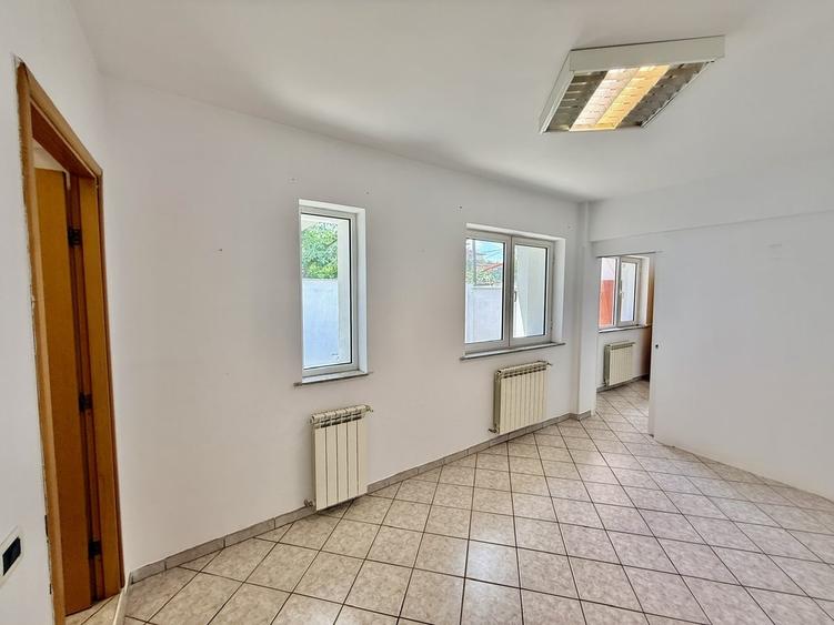 Casă cu Teren 100 Mp în Domenii