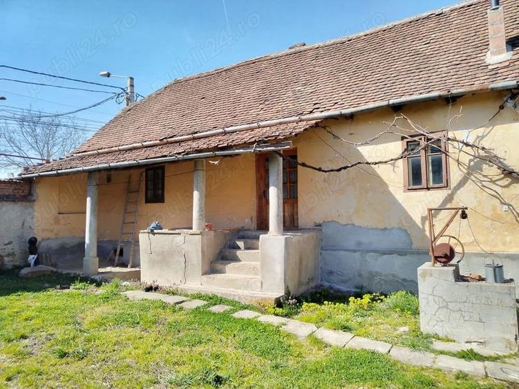 Casă cu Teren 1300 Mp în Central