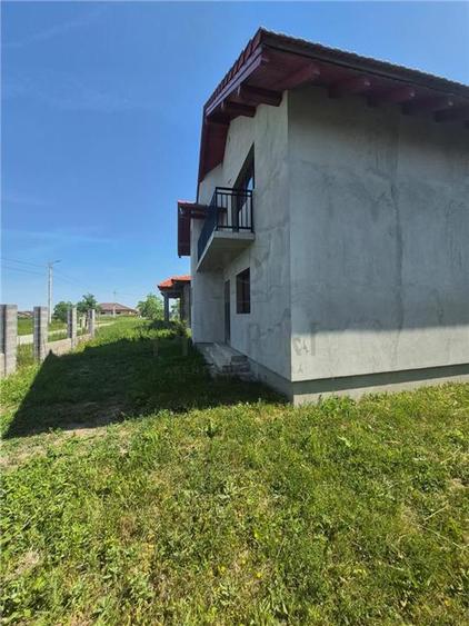Casă individuală cu 5 camere cu Canalizare în Moșnița Nouă