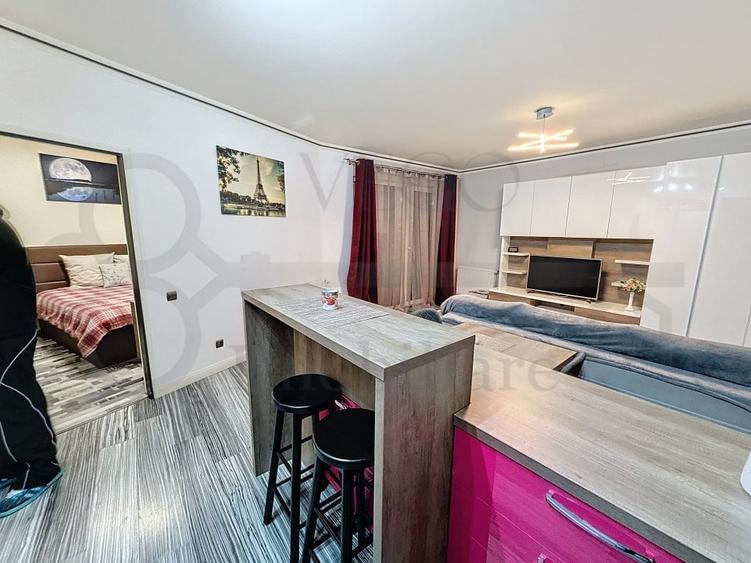 Apartament cu 2 camere semidecomandat, mobilat în Central