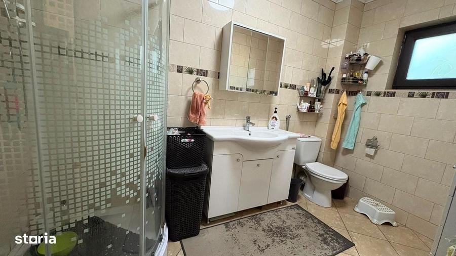 Casă cu 4 camere cu Teren 761 Mp în Aroneanu