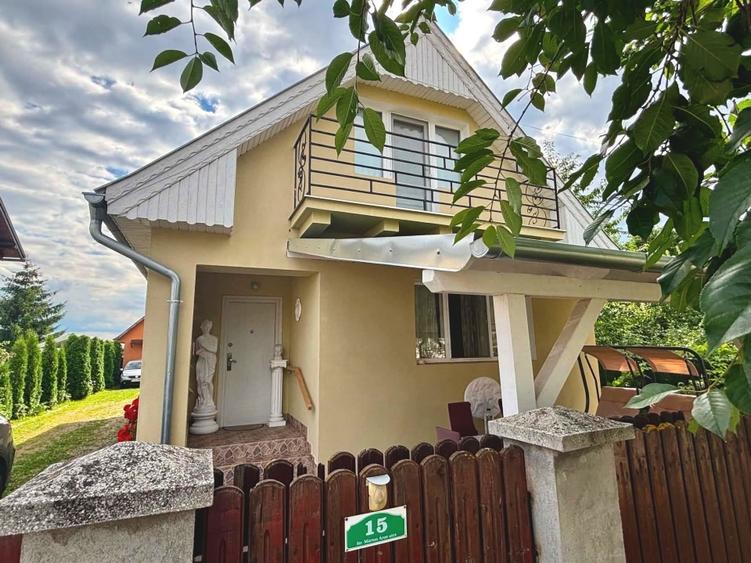 Casă individuală cu 4 camere cu Canalizare în Central