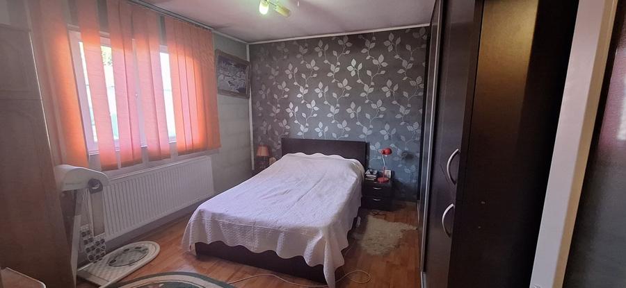 Apartament cu 2 camere decomandat în Cățelu