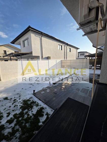 Duplex cu 3 camere cu Canalizare în Central