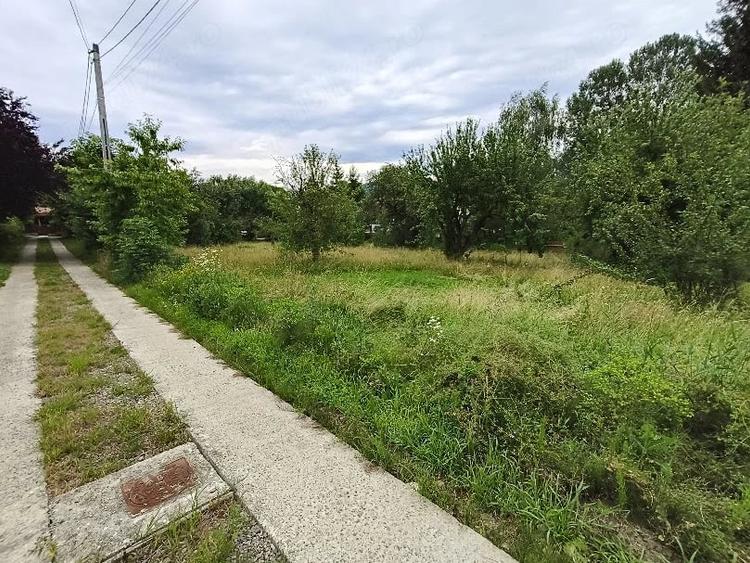 Teren de 3121 mp, în Central