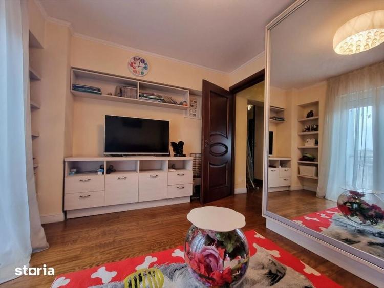 Apartament cu 5 camere decomandat în Unirii