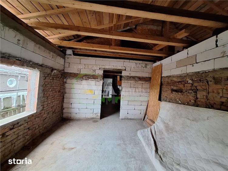 Casă cu 5 camere cu Teren 1200 Mp în Gherăiești