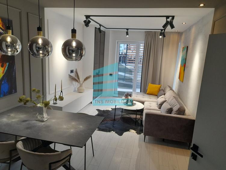 Apartament cu 4 camere decomandat în Titan