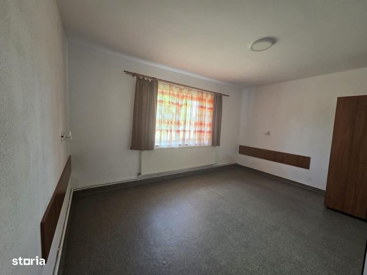 Casă cu 4 camere cu Teren 1440 Mp în Mișca
