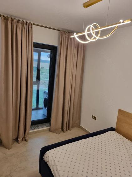 Apartament cu 3 camere decomandat în Exterior Vest