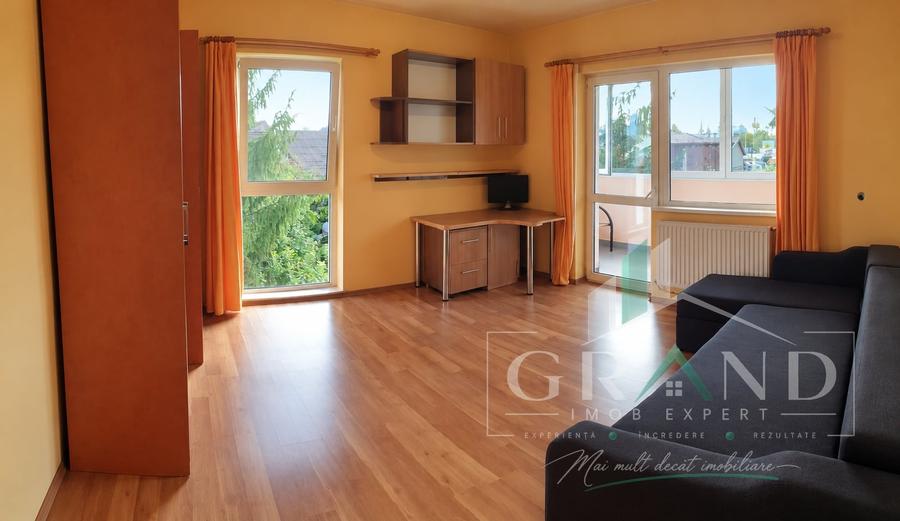 Apartament cu 2 camere decomandat, mobilat în Bulgaria