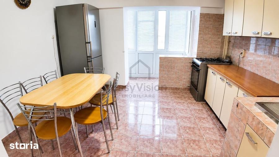 Apartament cu 4 camere decomandat în Ultracentral