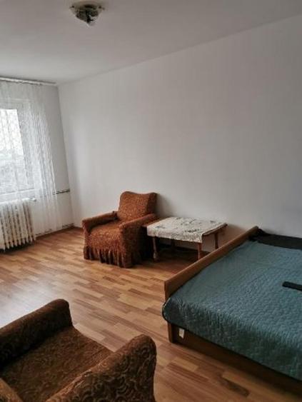 Apartament cu 2 camere decomandat în Uverturii