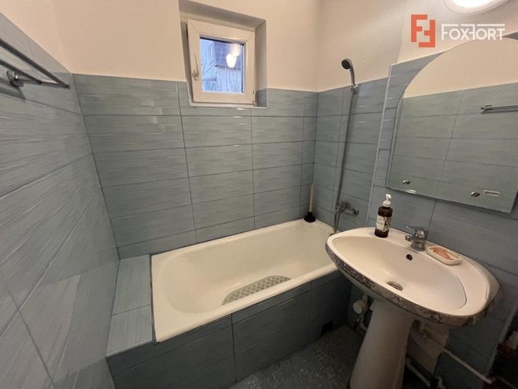 Apartament cu 4 camere decomandat, mobilat în Girocului
