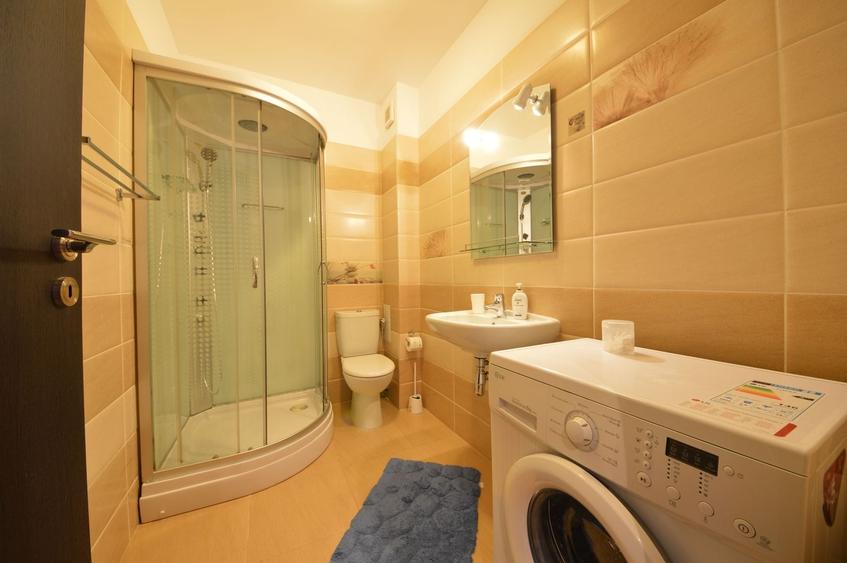 Apartament cu 3 camere semidecomandat în Șoseaua Nordului