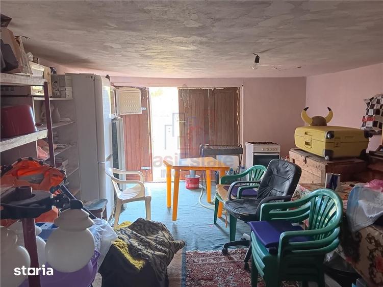 Casă cu 4 camere cu Teren 4239 Mp în Scobinți