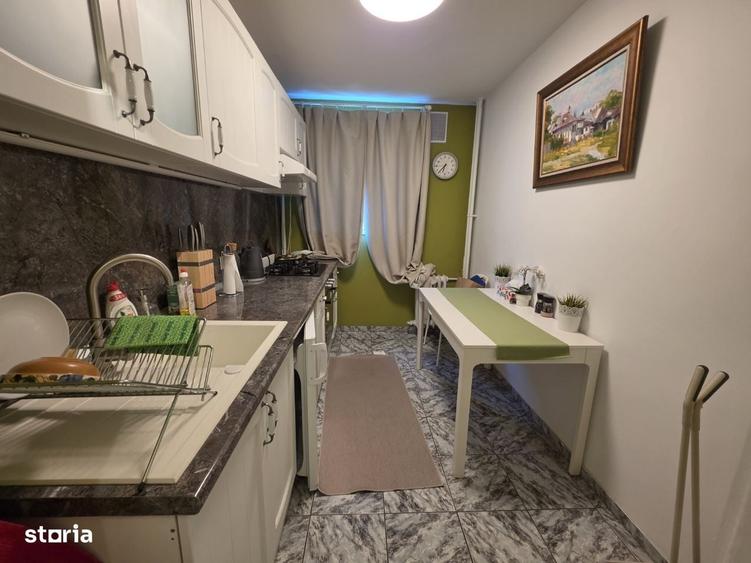 Apartament cu 2 camere semidecomandat în Mihai Bravu