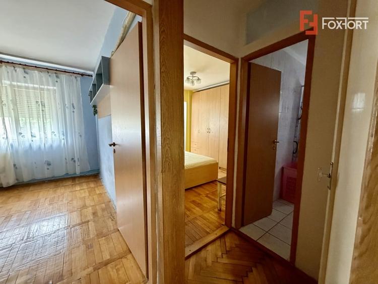 Apartament cu 3 camere decomandat, mobilat în Aradului