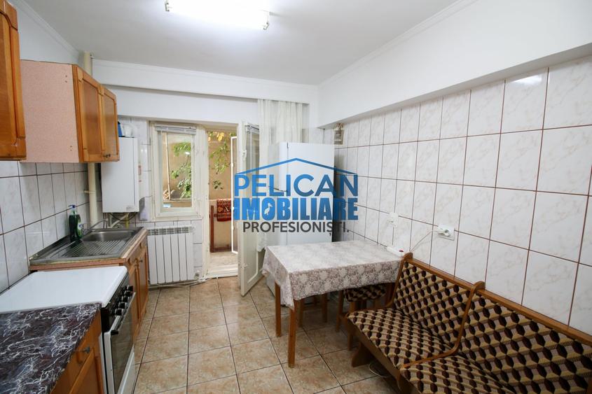 Apartament cu 3 camere decomandat, mobilat în Central