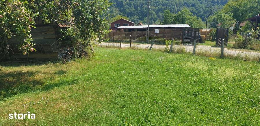 Casă cu 2 camere cu Teren 3000 Mp în Zdrapți