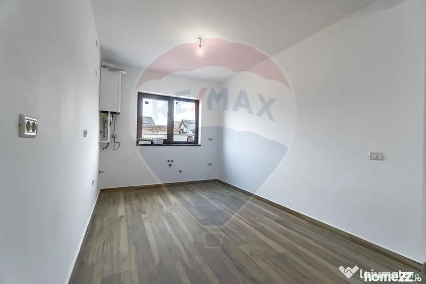 Casă cu 8 camere cu Teren 500 Mp în Tărlungeni