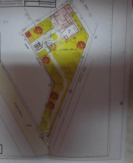 Casă cu 5 camere cu Teren 2600 Mp în Central