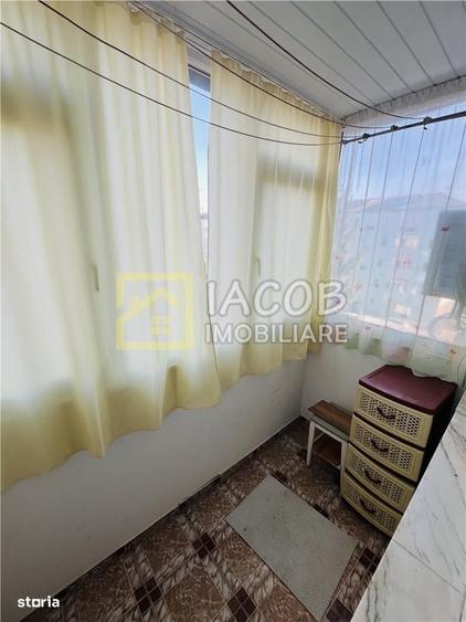 Apartament cu 2 camere semidecomandat, mobilat în Orizont