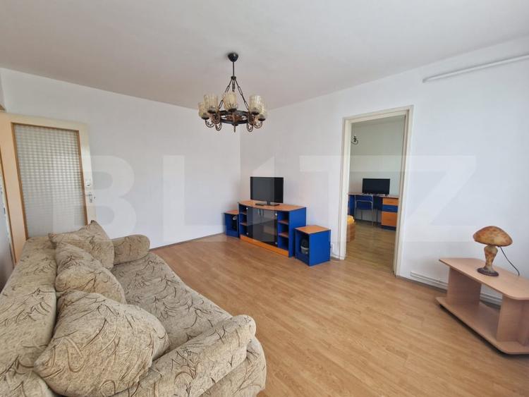 Apartament cu 2 camere semidecomandat, mobilat în 7 Noiembrie