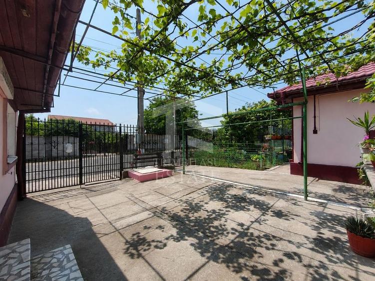 Casă individuală cu 5 camere cu Canalizare în Poiana