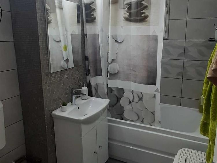 Apartament cu 2 camere decomandat, mobilat în Rovine