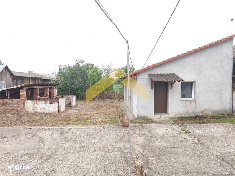 Casă cu 5 camere cu Canalizare în Central