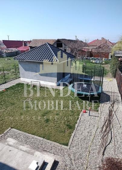 Casă individuală cu 4 camere cu Canalizare în Giarmata