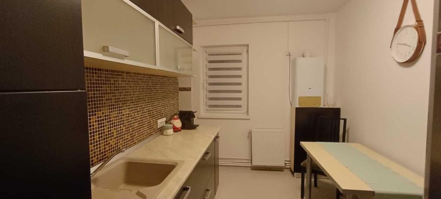 Apartament cu 3 camere decomandat în Turnișor