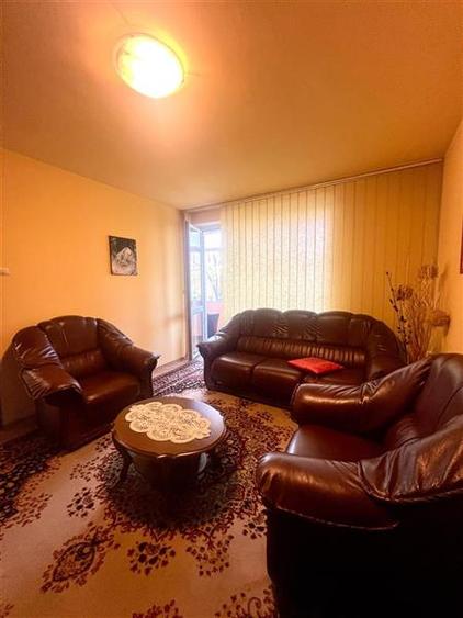 Apartament cu 3 camere semidecomandat, mobilat în Tractorul