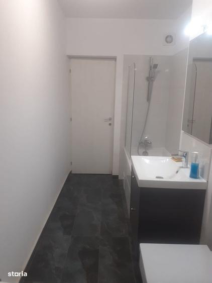 Apartament cu 2 camere decomandat în Titan