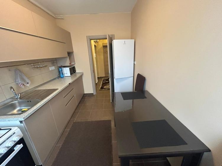 Apartament cu 2 camere decomandat, mobilat în Apărătorii Patriei