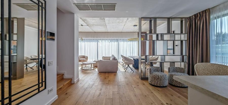 Duplex cu 5 camere cu Canalizare în Sisești