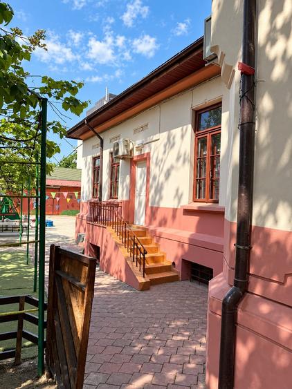 Spațiu comercial, de 140 mp, în Vitan-Bârzești