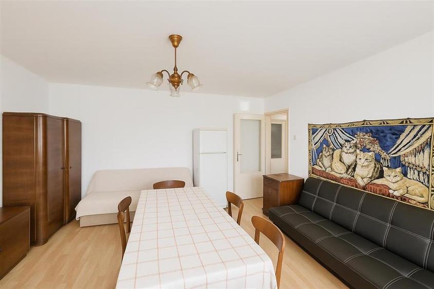 Apartament cu 4 camere decomandat în Nufărul