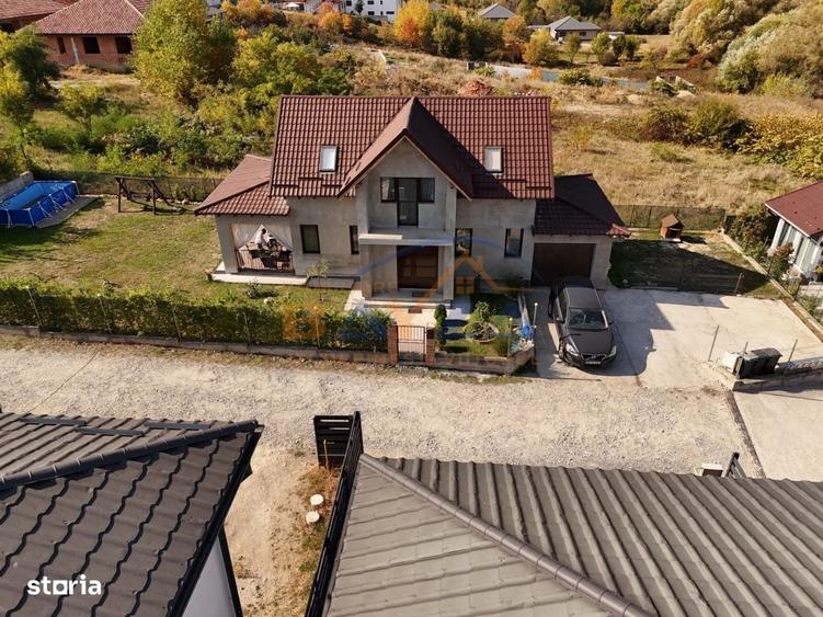 Casă cu 4 camere în Mocira