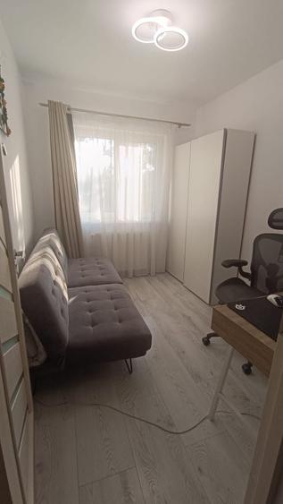 Apartament cu 3 camere semidecomandat în Hipodrom 1