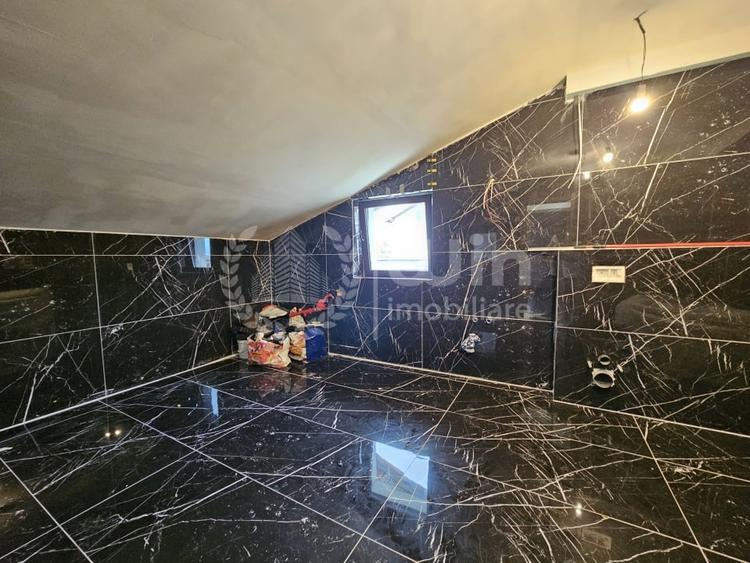 Casă individuală cu 5 camere cu Canalizare în Jucu de Sus