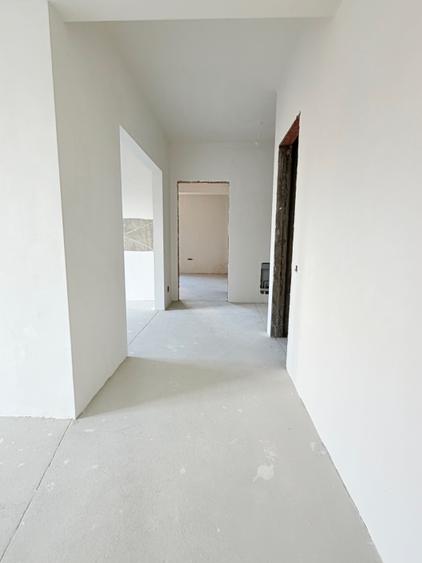 Apartament cu 3 camere decomandat în Băneasa