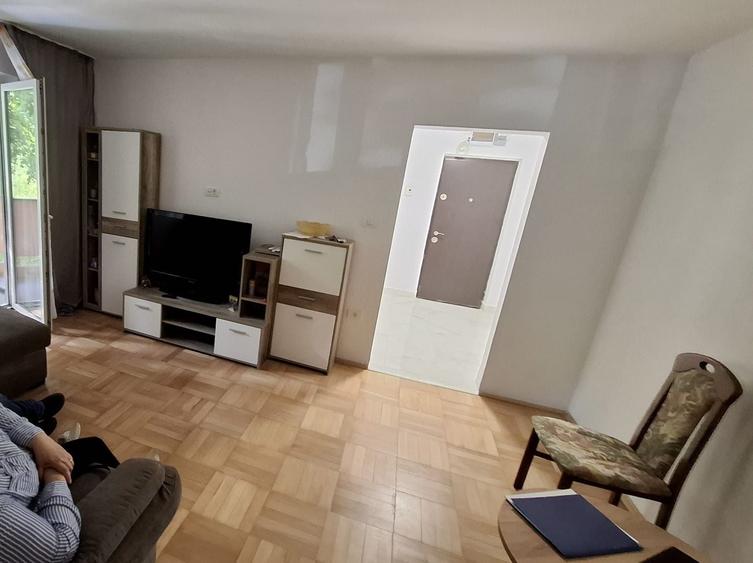 Apartament cu 2 camere semidecomandat în Exterior Vest