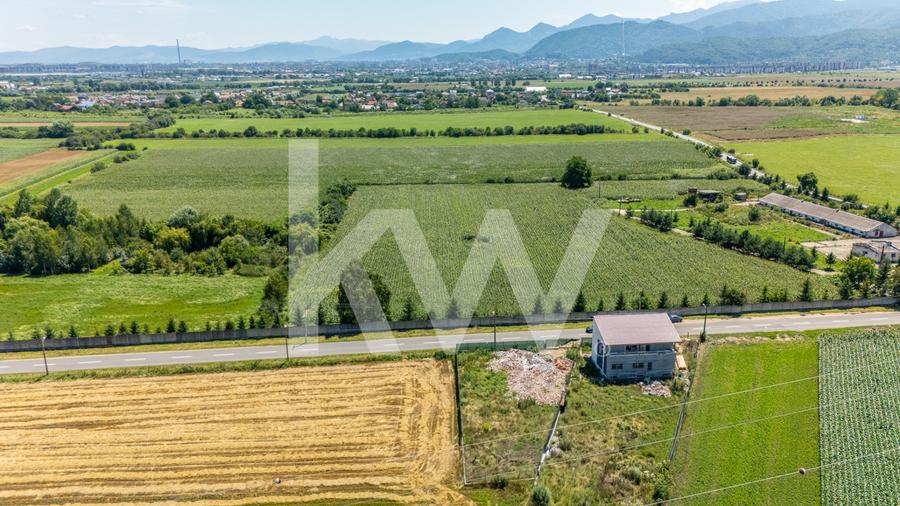 Teren Construcții intravilan de 838 mp, în Stupini