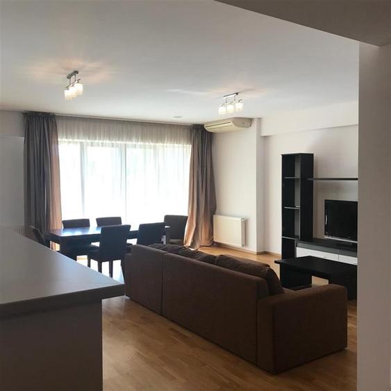 Apartament cu 4 camere decomandat în Herăstrău